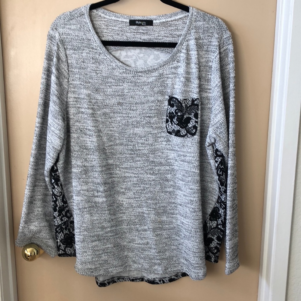 Black/ Gray sweater top